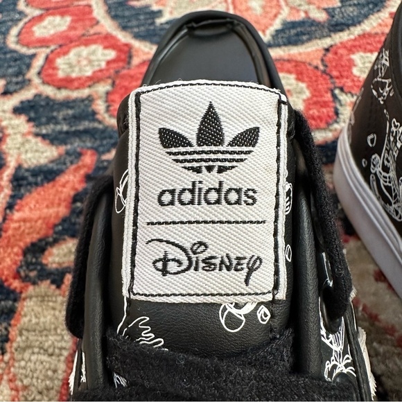 adidas x Disney Goofy Nizza in Black - Picture 6 of 15
